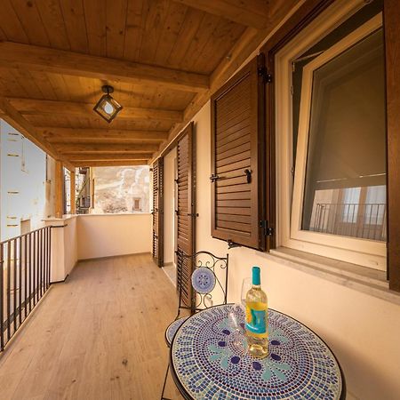 Coresi Rooms Чефалу Екстериор снимка